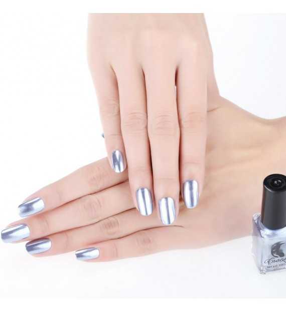 Vernis à ongles effet miroir