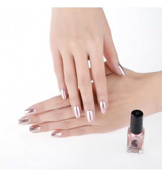 Vernis à ongles effet miroir