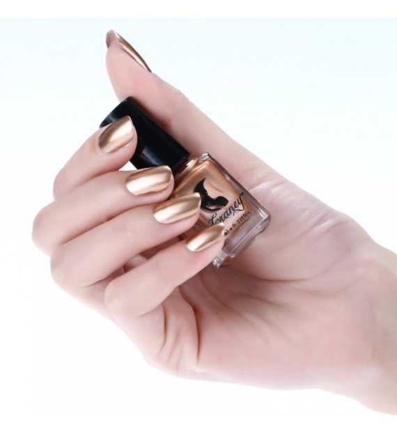 Vernis à ongles effet miroir